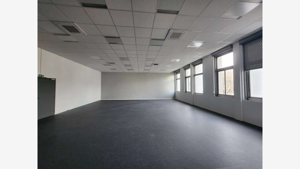 Bureau à louer -180 m² - Place Aristide Briand