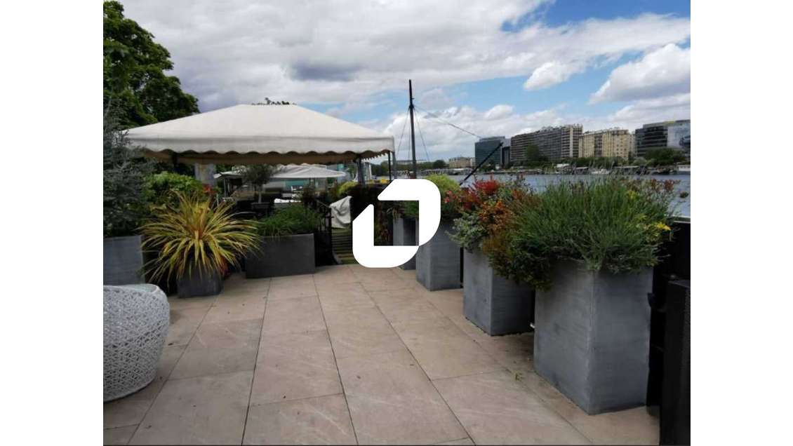 A louer Bureaux 187m² Sevres