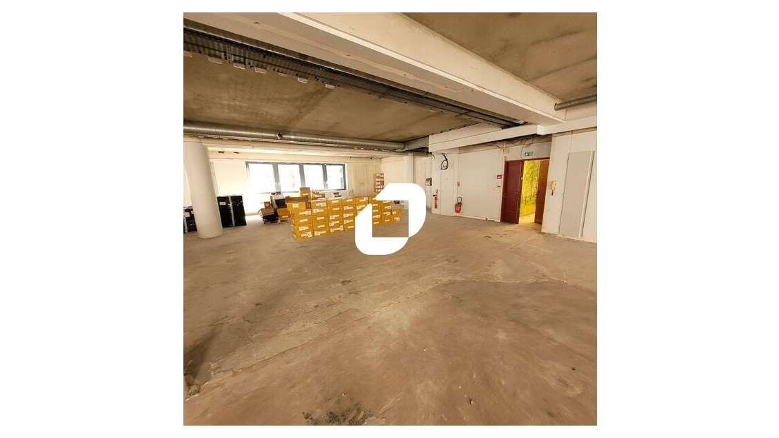 A louer Bureaux 598m² Sevres