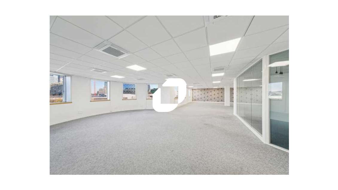 A louer Bureaux 499m² Sevres