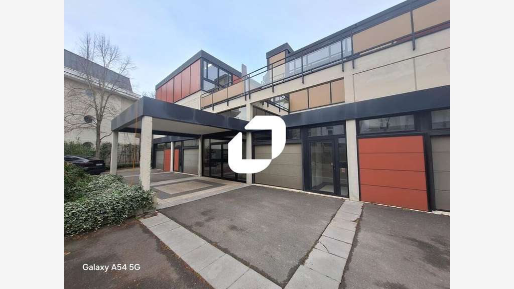 A louer Bureaux 92m² Sevres