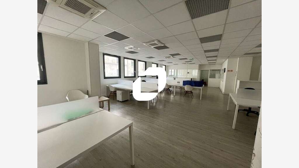 A louer Bureaux 500m² Sevres