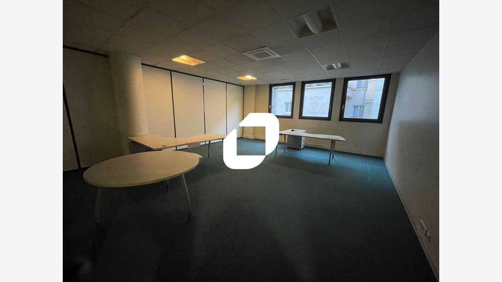 A louer Bureaux 500m² Sevres