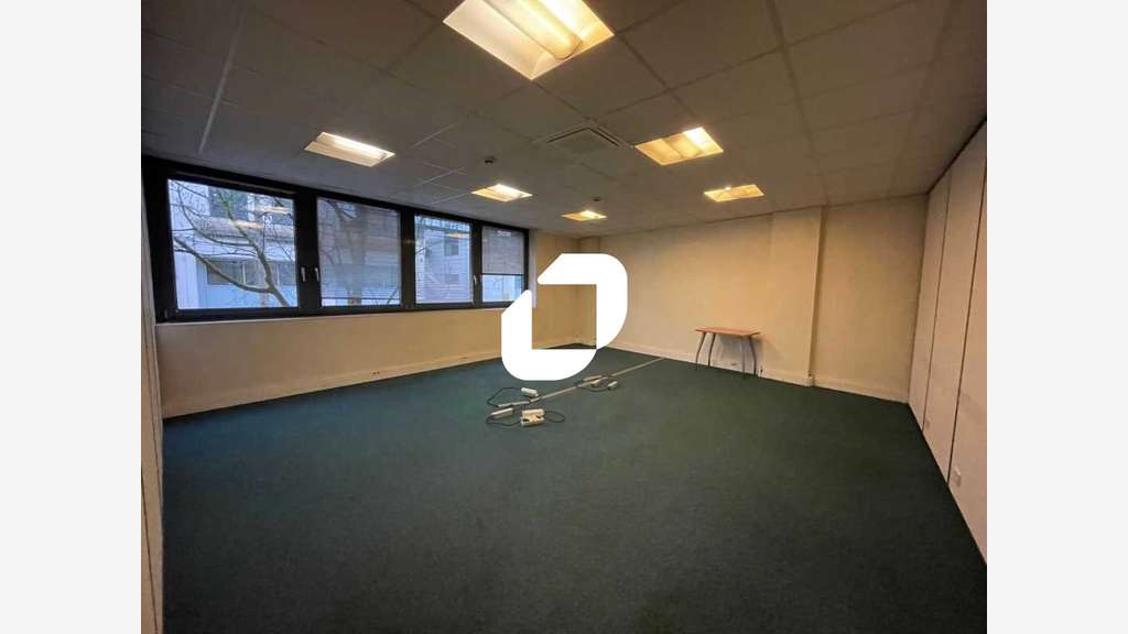 A louer Bureaux 500m² Sevres