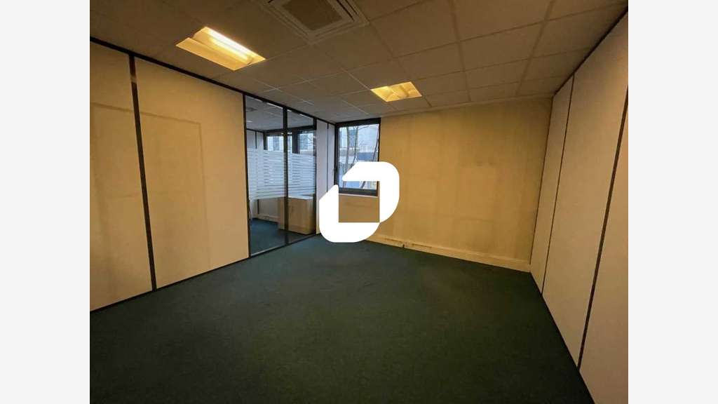 A louer Bureaux 500m² Sevres