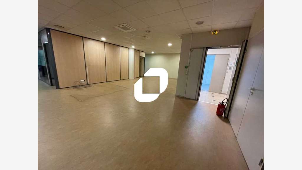 A louer Bureaux 500m² Sevres