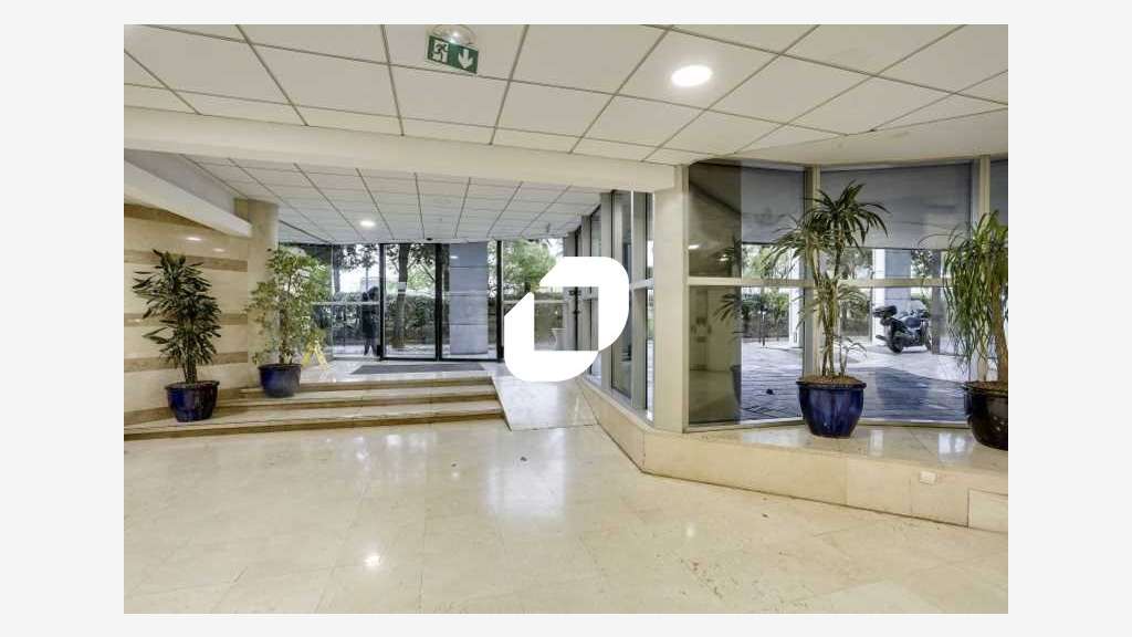 A louer Bureaux 147m² Sevres