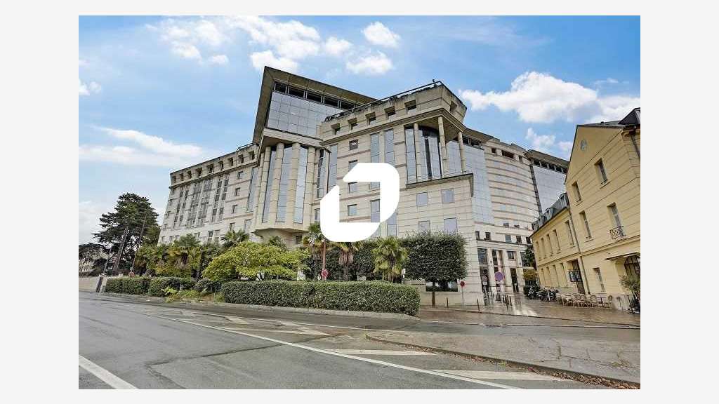 A louer Bureaux 1307m² Sevres