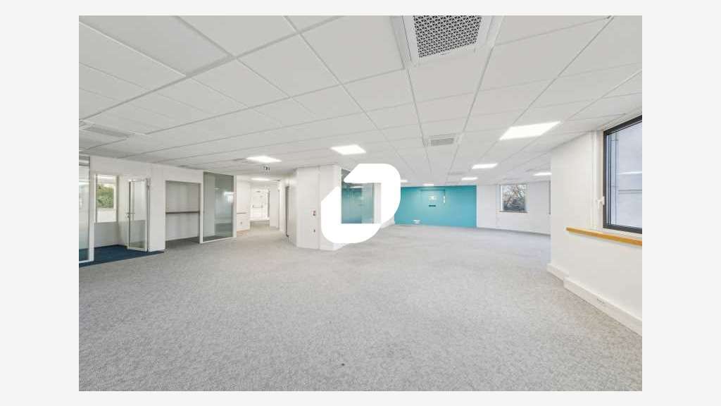 A louer Bureaux 1307m² Sevres