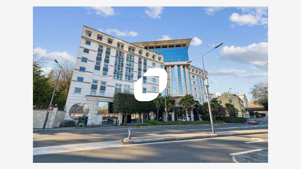 A louer Bureaux 1307m² Sevres