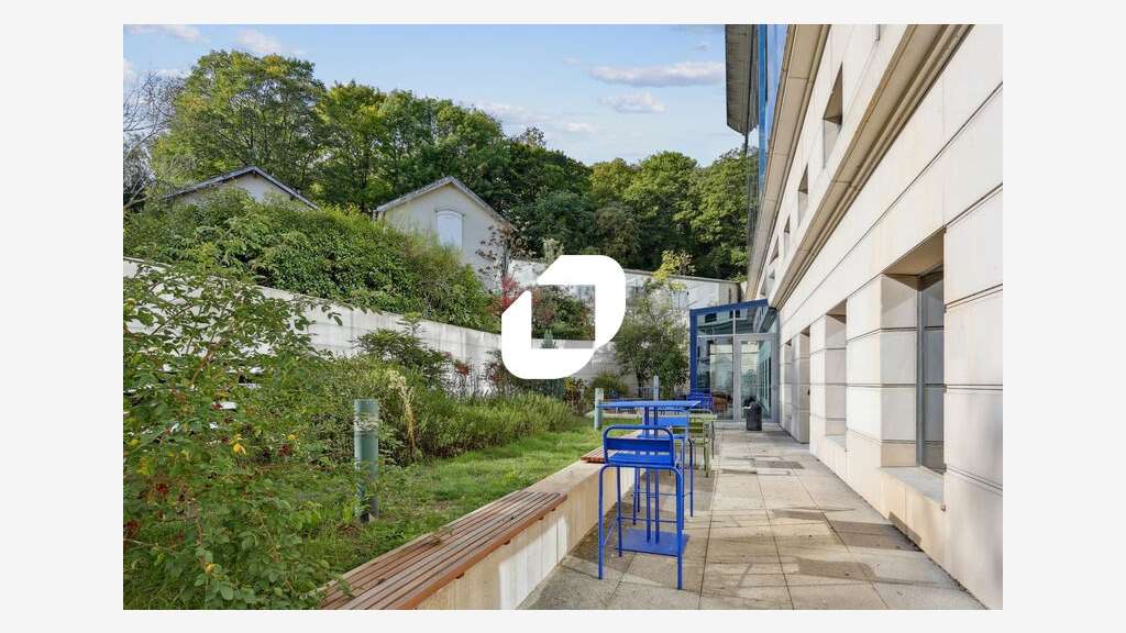 A louer Bureaux 7435m² Sevres