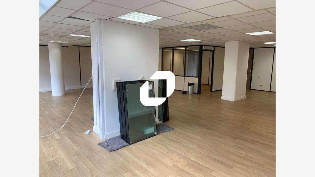 A louer Bureaux 240m² Sevres