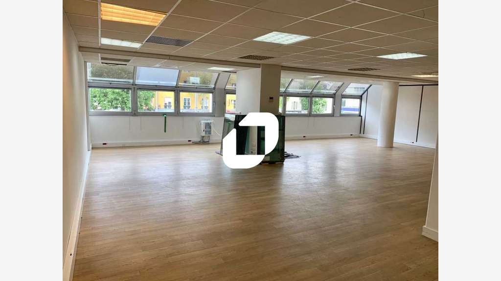 A louer Bureaux 240m² Sevres