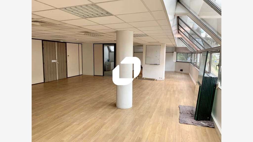 A louer Bureaux 240m² Sevres