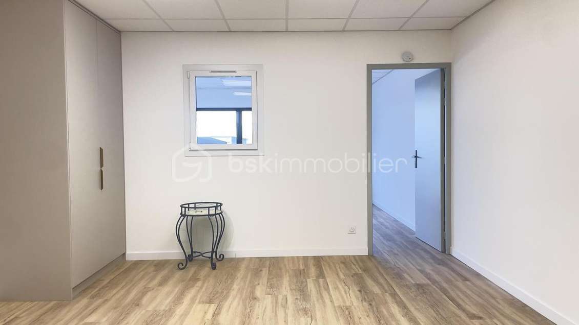 Loue bureau neuf de standing 51m² Seynod / Annecy