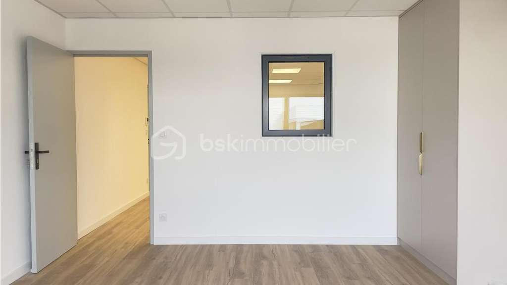 Loue bureau neuf de standing 51m² Seynod / Annecy
