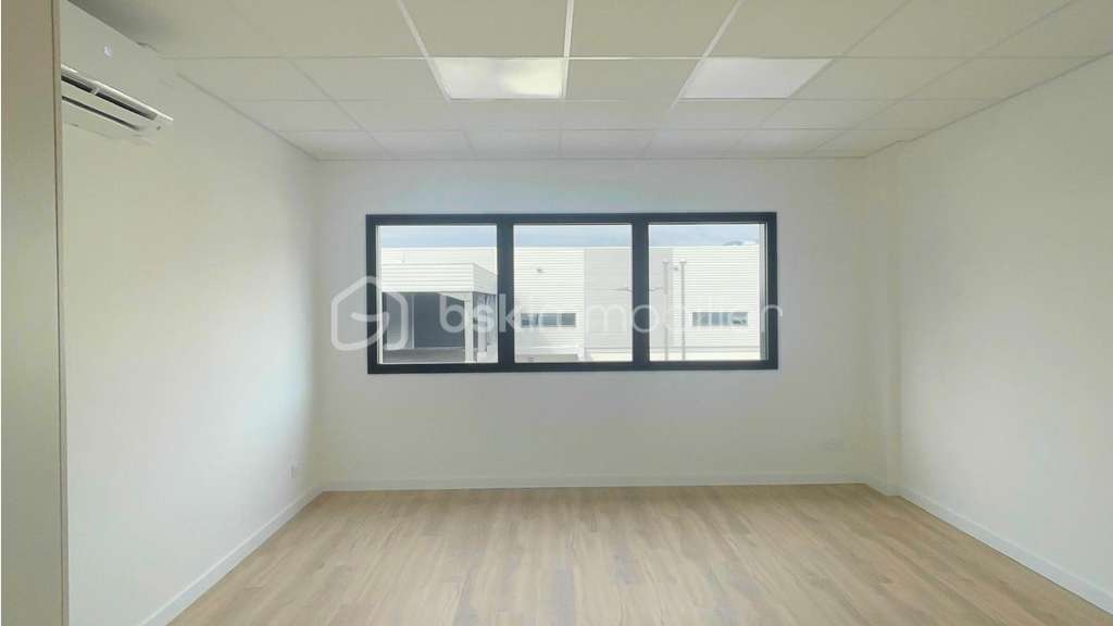 Loue bureau neuf de standing 51m² Seynod / Annecy