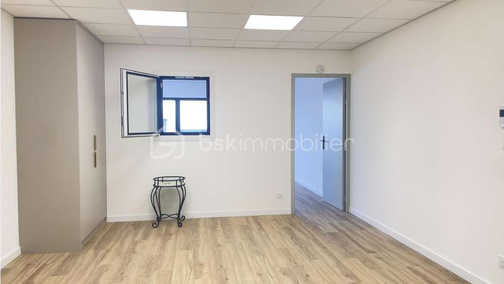 Loue bureau neuf de standing 51m² Seynod / Annecy