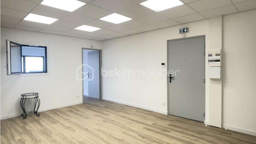 Loue bureau neuf de standing 51m² Seynod / Annecy