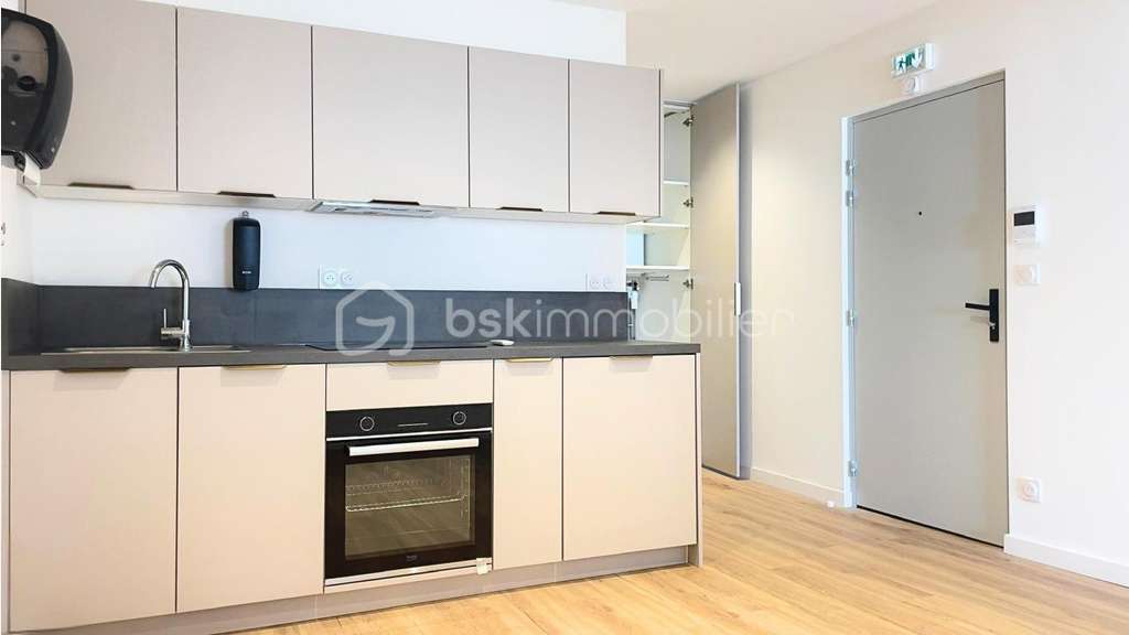 Loue Bureau neuf de standing 53m² Seynod / Annecy
