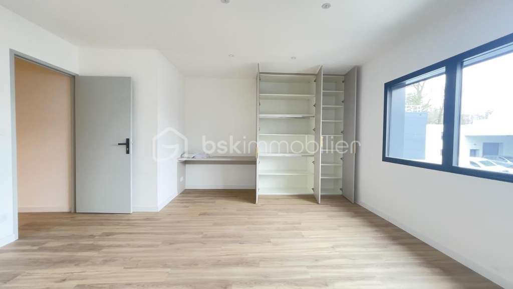 Loue Bureau neuf de standing 53m² Seynod / Annecy