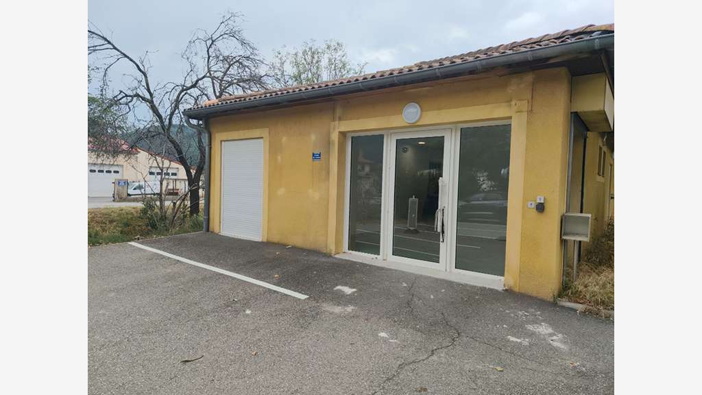 Local professionnel 105m² 3 bureaux à Sisteron