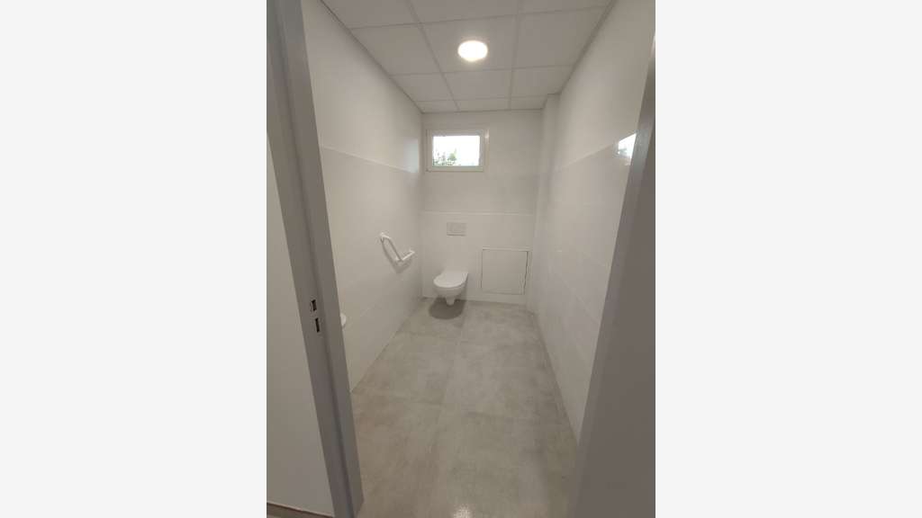 Local professionnel 105m² 3 bureaux à Sisteron