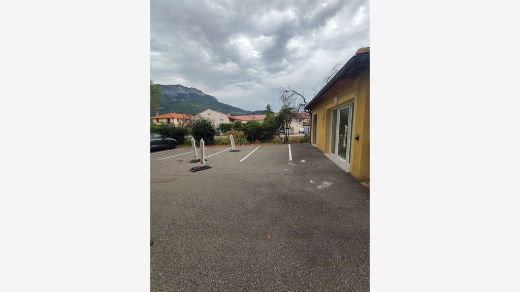 Local professionnel 105m² 3 bureaux à Sisteron