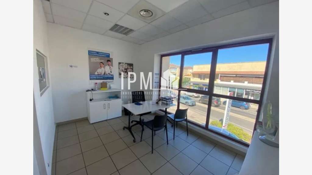 A louer bureaux 140m² Six-Fours-Les-Plages centre 