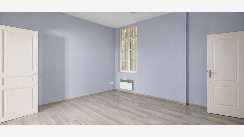 Location local pro 75m² accessible PMR à Soissons