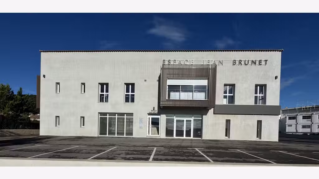 A louer bureaux 234m² ZA Plantades à Solliès-Pont