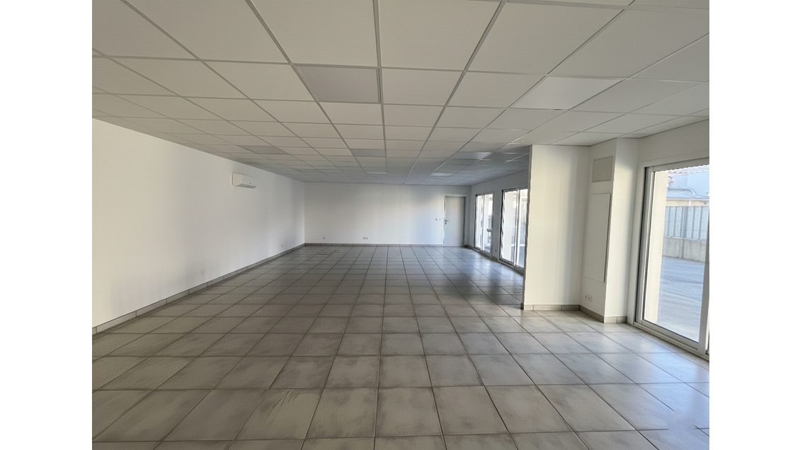 A louer bureaux 234m² ZA Plantades à Solliès-Pont