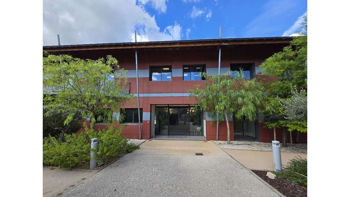 Bâtiment indép  / Siège social 525m² Solliès-Ville