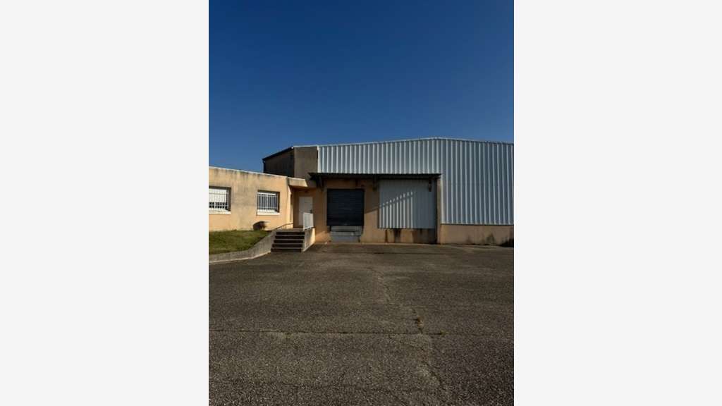 Locaux industriels 1884m² à louer à Sonnay