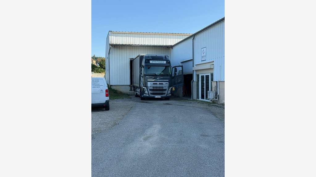 Locaux industriels 960m² à louer à Sonnay (38)