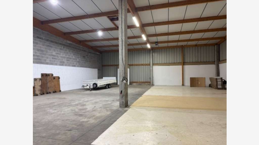 Locaux industriels 960m² à louer à Sonnay (38)