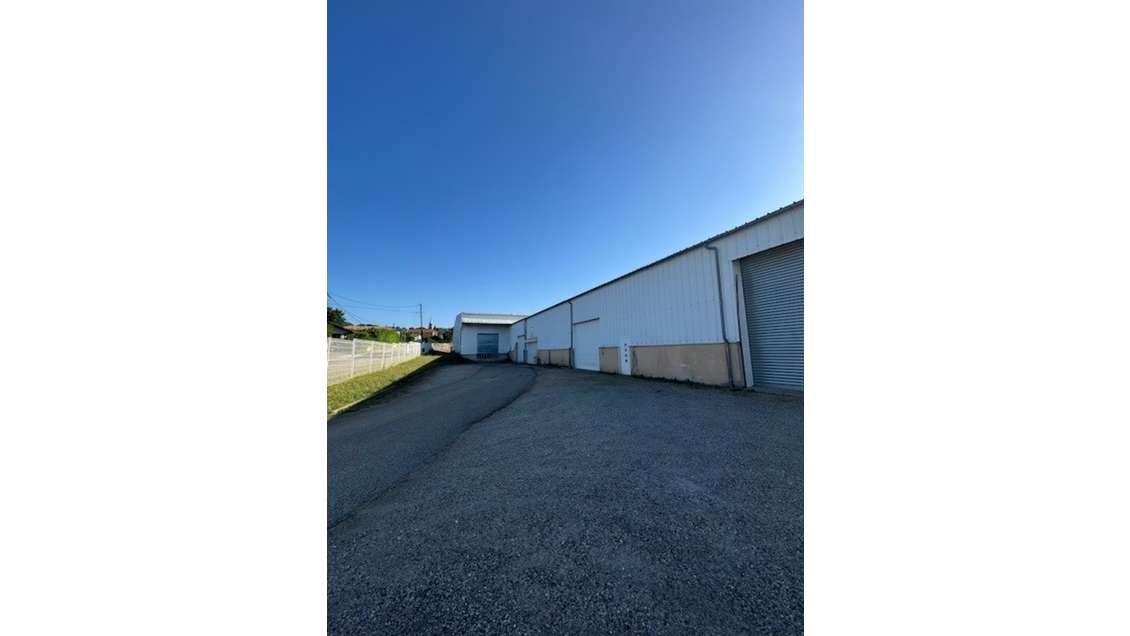 Locaux industriels 960m² à louer à Sonnay (38)