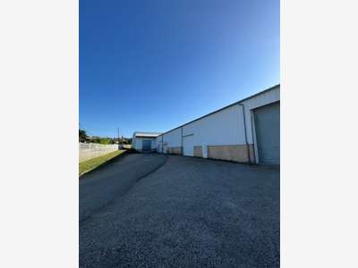 Locaux industriels 960m² à louer à Sonnay (38)