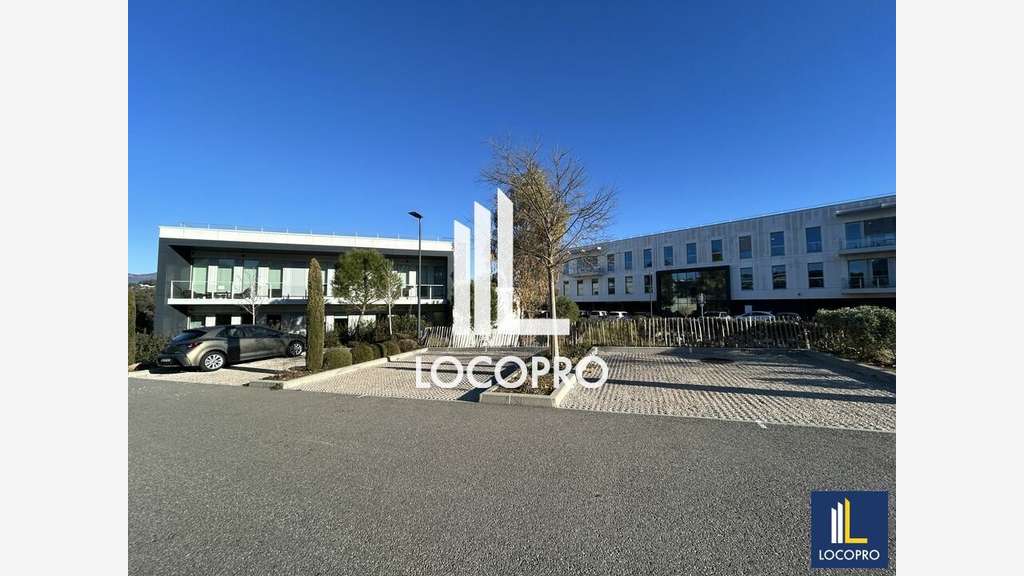 A louer bureaux 915m² à Sophia-Antipolis