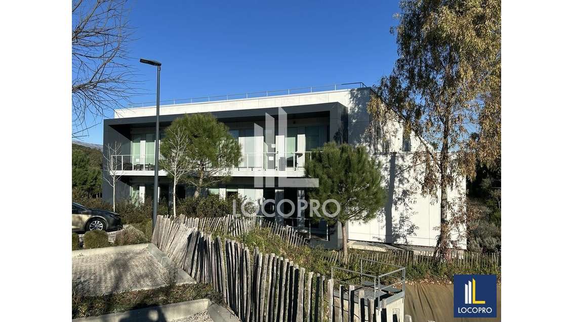 A louer bureaux 915m² à Sophia-Antipolis