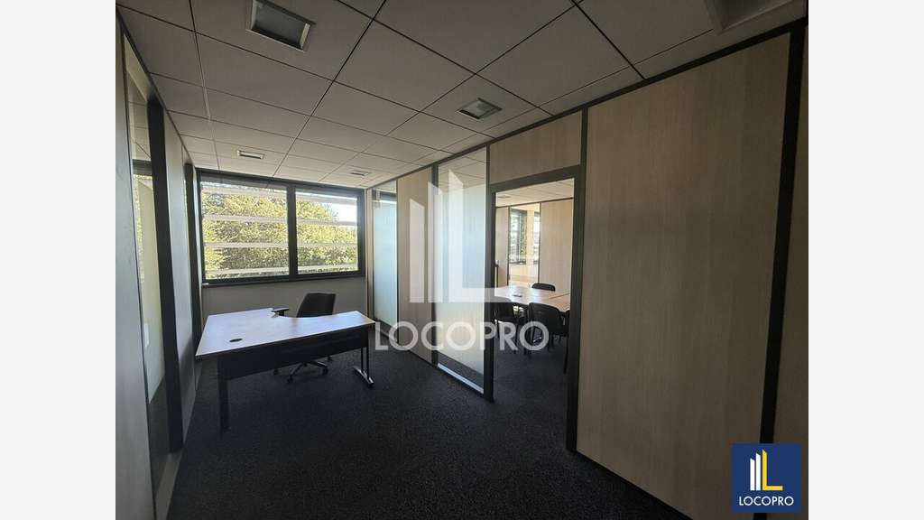 A louer bureaux 257m² entrée de Sophia Antipolis