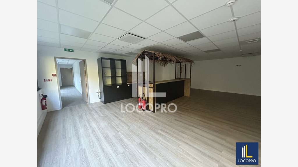 A louer bureaux rénovés 428m² à Sophia-Antipolis