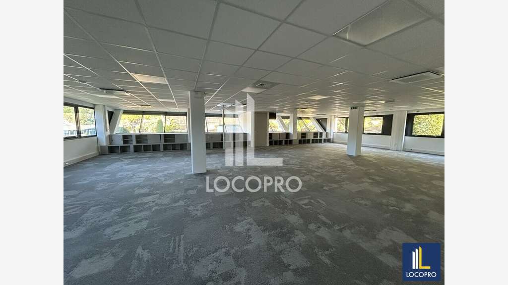A louer bureaux rénovés 428m² à Sophia-Antipolis