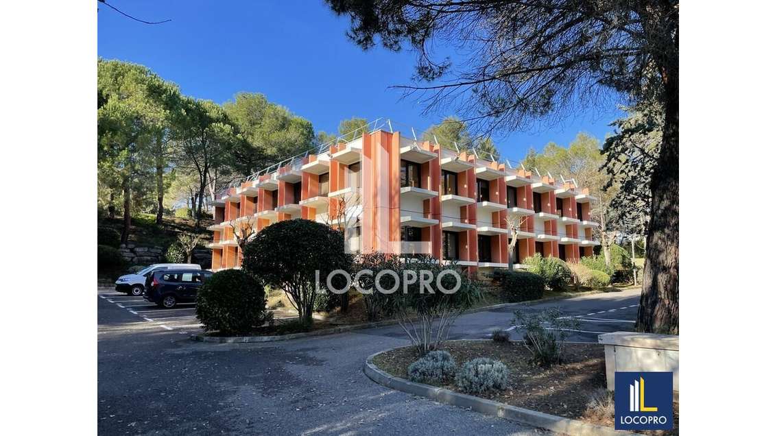 Bureaux 194m² à louer à Sophia-Antipolis