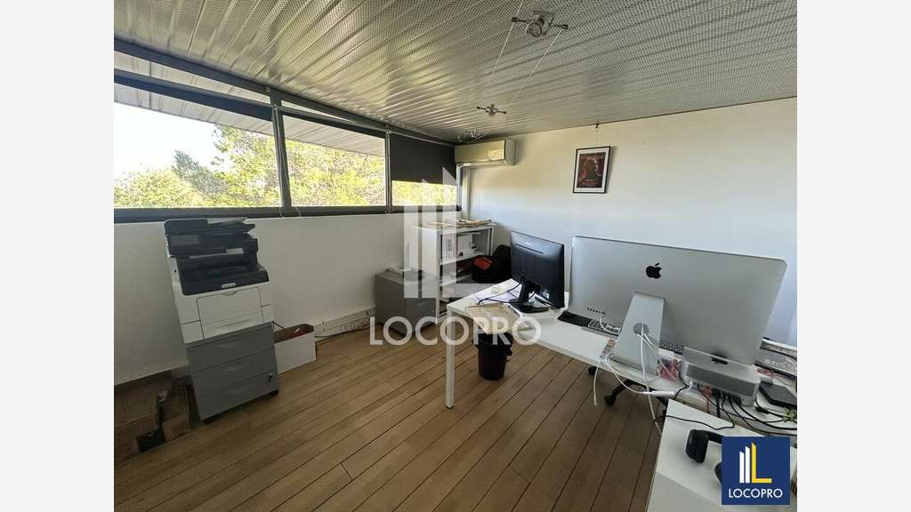 A louer bureaux 150m² R+1 avec terrasse vue mer
