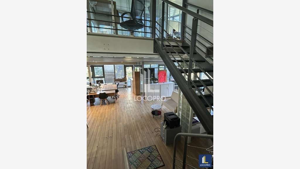 A louer bureaux 150m² R+1 avec terrasse vue mer