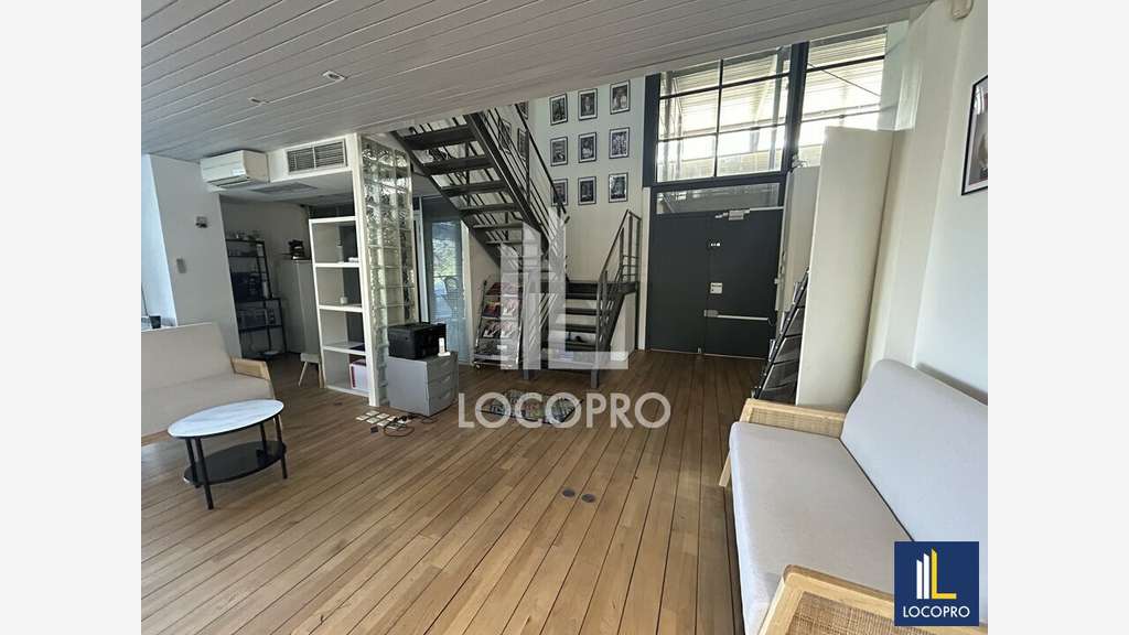 A louer bureaux 150m² R+1 avec terrasse vue mer