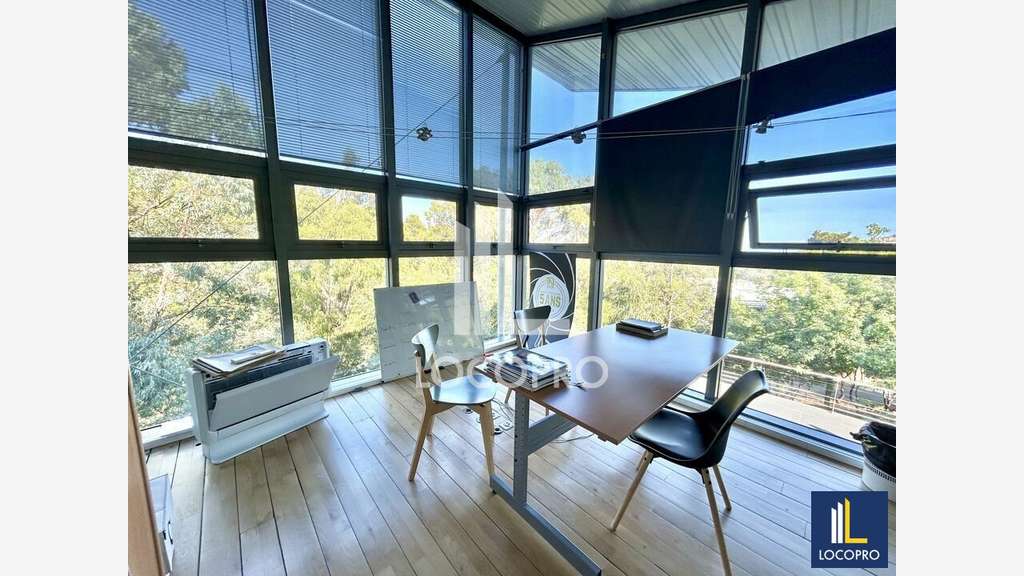 A louer bureaux 150m² R+1 avec terrasse vue mer