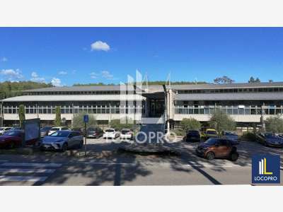 A louer bureaux 150m² R+1 avec terrasse vue mer