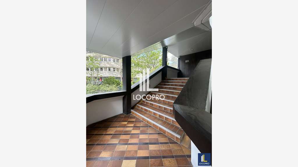 Location bureau 86m² Sophia-Antipolis Pl. Bermond